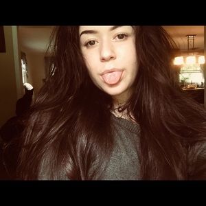 Meet your Posher, Taina